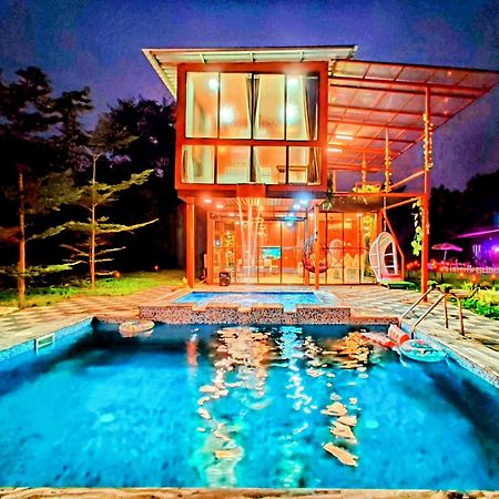 Crystal Springs Villa - A Picture-Perfect Retreat W Pool, Hammock, Gazebo Karjat Ngoại thất bức ảnh