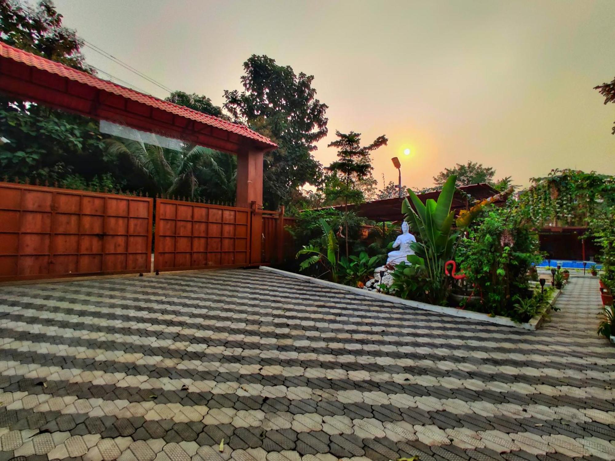 Crystal Springs Villa - A Picture-Perfect Retreat W Pool, Hammock, Gazebo Karjat Ngoại thất bức ảnh